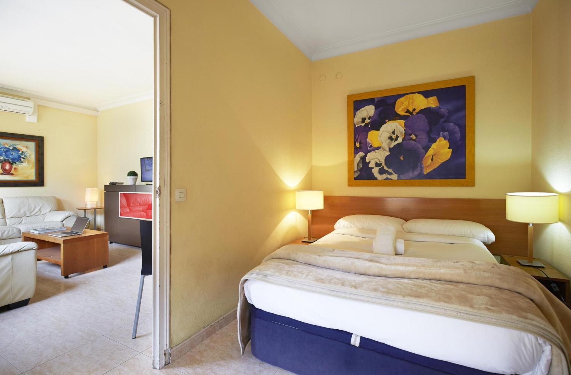 Apartamentos Calvet Barcelona Buitenkant foto