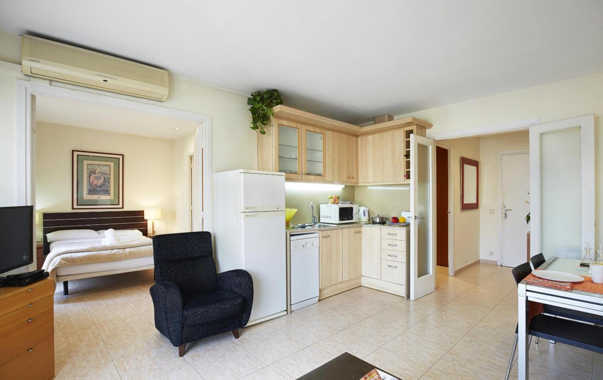 Apartamentos Calvet Barcelona Buitenkant foto
