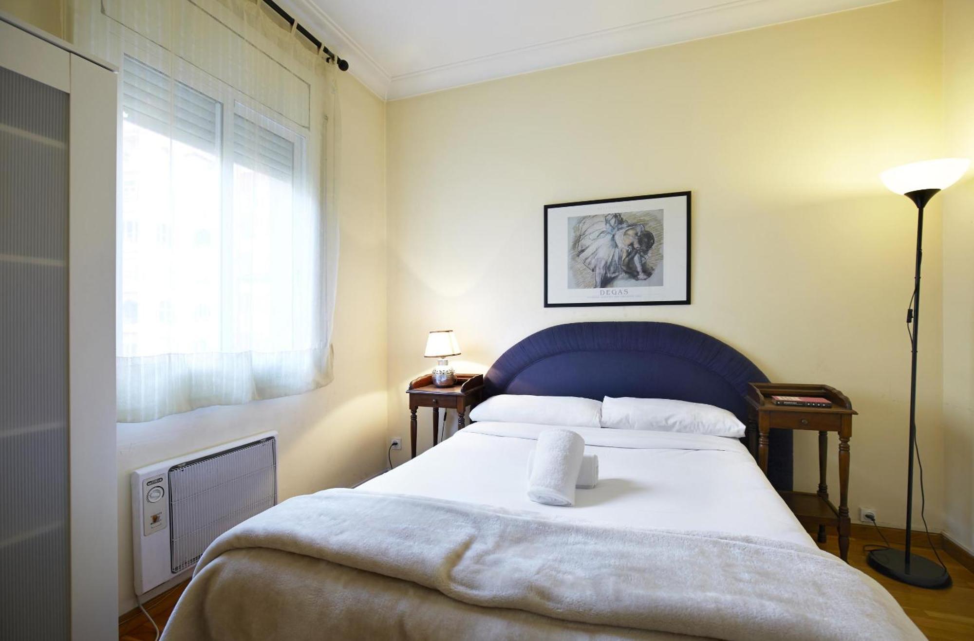 Apartamentos Calvet Barcelona Buitenkant foto